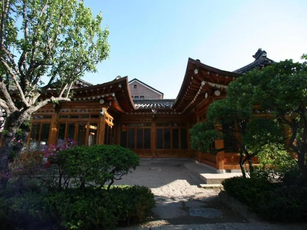 ***** Отель Bonum 1957 Hanok And Boutique Сеул Южная Корея